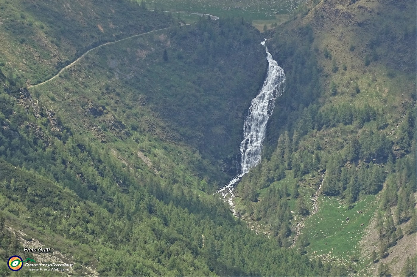 47 Zoom sulle cascate del Sellero.JPG